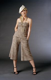 Radha Mitchell feet photo thumbnail