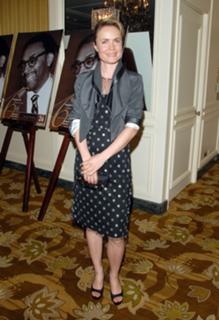 Radha Mitchell feet photo thumbnail