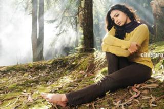 Radhika Apte feet photo thumbnail