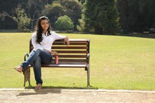 Radhika Apte feet photo thumbnail