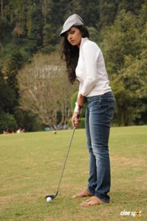 Radhika Apte feet photo thumbnail