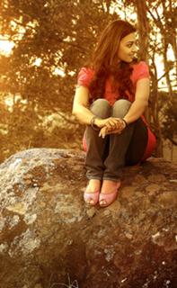 Radhika Apte feet photo thumbnail