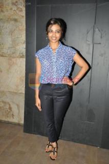 Radhika Apte feet photo thumbnail