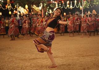 Radhika Apte feet photo thumbnail