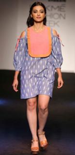 Radhika Apte feet photo thumbnail