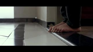 Radhika Apte feet photo thumbnail