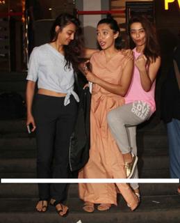 Radhika Apte feet photo thumbnail