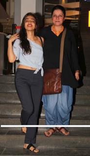 Radhika Apte feet photo thumbnail