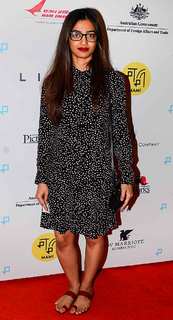 Radhika Apte feet photo thumbnail