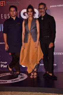 Radhika Apte feet photo thumbnail