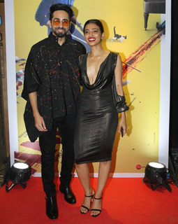 Radhika Apte feet photo thumbnail