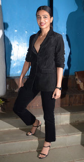 Radhika Apte feet photo thumbnail