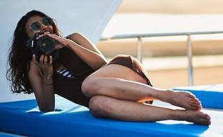 Radhika Apte feet photo thumbnail