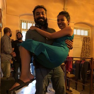 Radhika Apte feet photo thumbnail