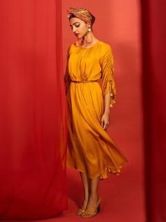 Radhika Apte feet photo thumbnail