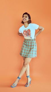 Radhika Apte feet photo thumbnail