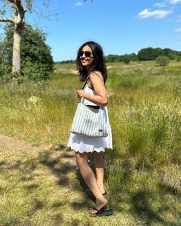 Radhika Apte feet photo thumbnail