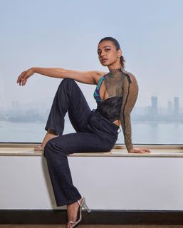 Radhika Apte feet photo thumbnail