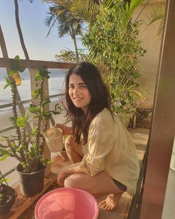 Radhika Madan feet photo 13
