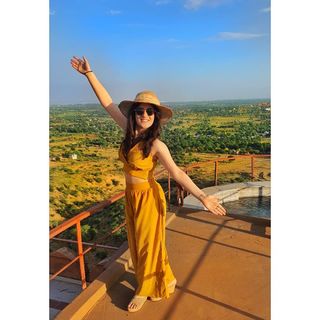Radhika Madan feet photo 4