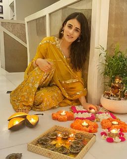 Radhika Madan feet photo 1