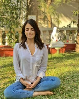 Radhika Madan feet photo 17