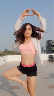 Radhika Madan feet photo 12