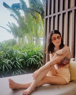 Radhika Madan feet photo 5