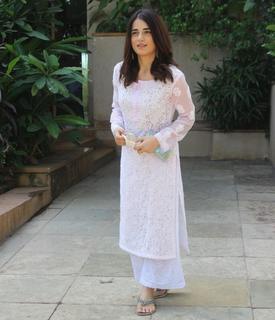 Radhika Madan feet photo 15