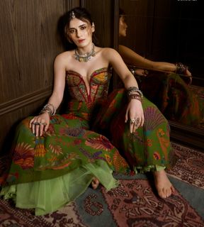 Radhika Madan feet photo 6