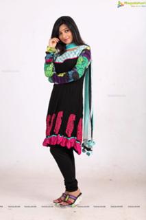 Radhika Pandit feet photo 4
