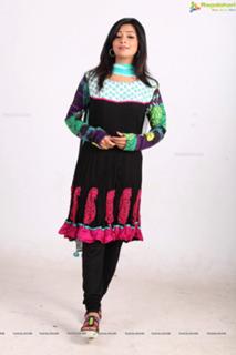 Radhika Pandit feet photo 9