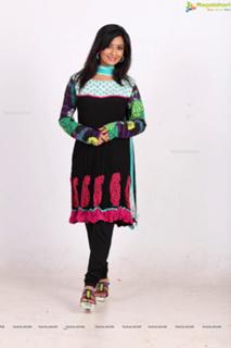 Radhika Pandit feet photo 8