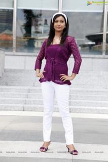 Radhika Pandit feet photo 18