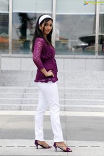 Radhika Pandit feet photo 17