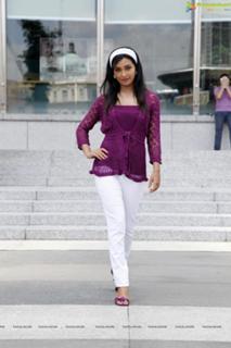 Radhika Pandit feet photo 16