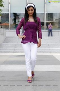 Radhika Pandit feet photo 12