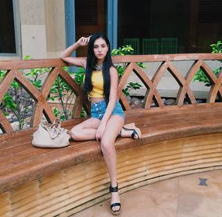 Radhika Seth feet photo 6