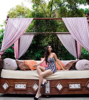 Radhika Seth feet photo 16