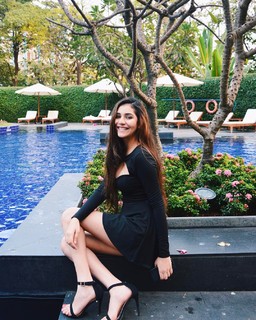 Radhika Seth feet photo 13