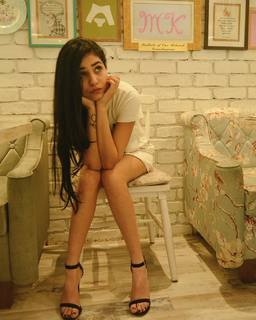 Radhika Seth feet photo 12