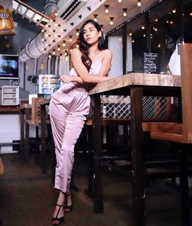 Radhika Seth feet photo 7