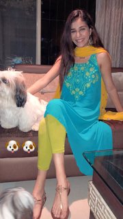 Radhika Seth feet photo 4