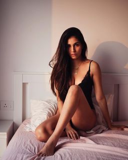 Radhika Seth feet photo 5