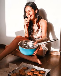 Radhika Seth feet photo 19