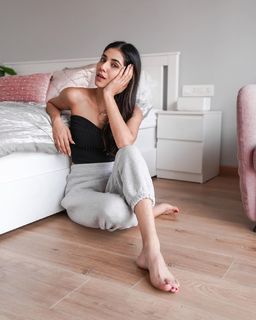 Radhika Seth feet photo 9