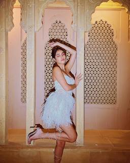 Radhika Seth feet photo 11