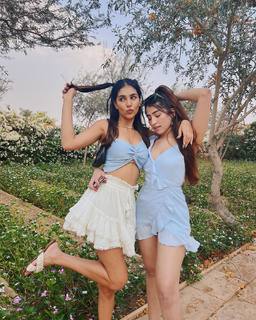 Radhika Seth feet photo 10
