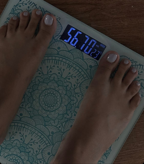 Radhika Seth feet photo 7