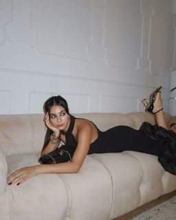 Radhika Seth feet photo 11
